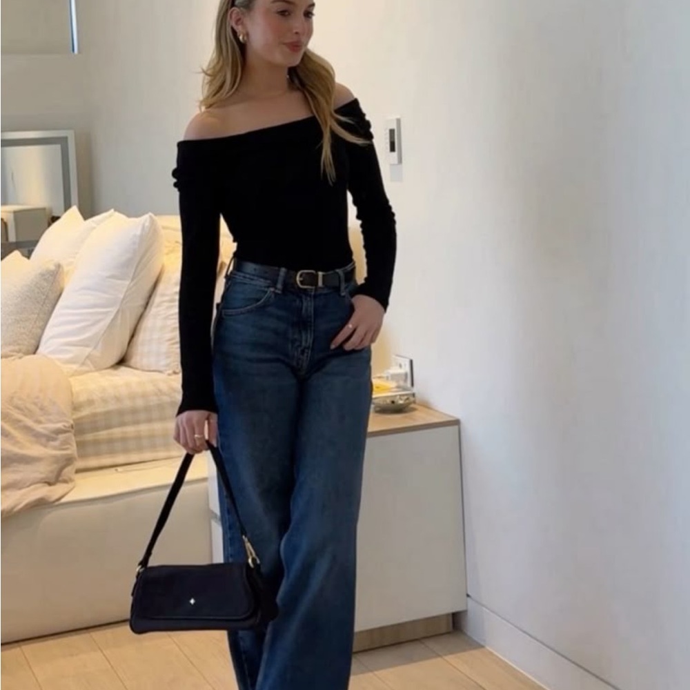 Aerie Off-Shoulder Black Ribbed Top - Sleek Everyday Staple